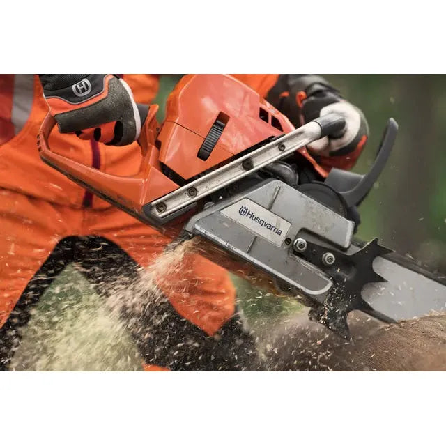 Husqvarna 565 Chain Saw - 70.6 CC - 5 HP*