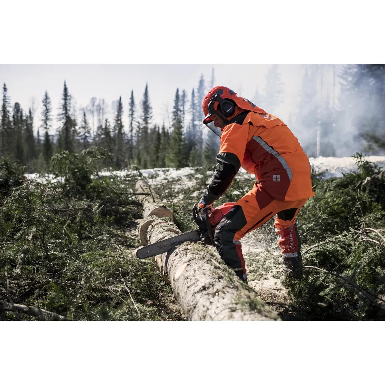 Husqvarna 565 Chain Saw - 70.6 CC - 5 HP*