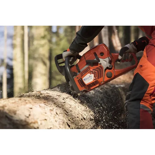 Husqvarna 565 Chain Saw - 70.6 CC - 5 HP*