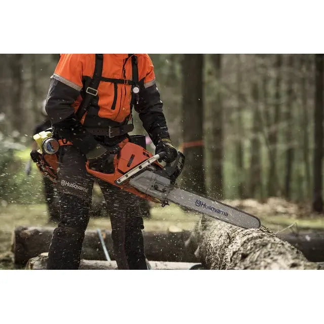 Husqvarna 565 Chain Saw - 70.6 CC - 5 HP*