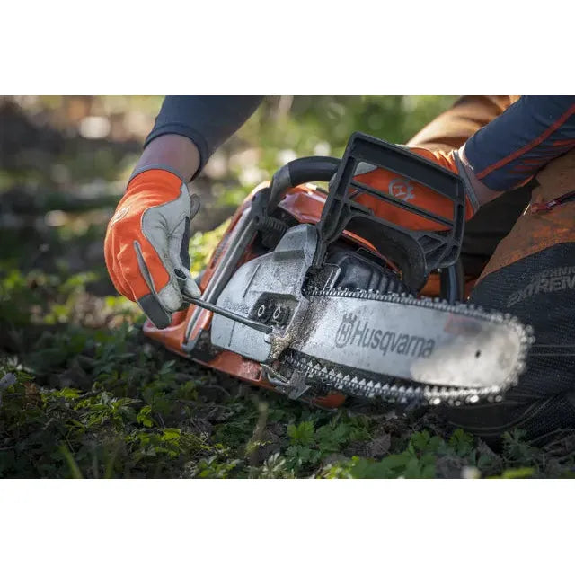 HUSQVARNA 372 XP® X-TORQ Chain Saw - 70.7 CC - 5.5 HP* HUSQVARNA 372 XP® X-TORQ Chain Saw - 70.7 CC - 5.5 HP*